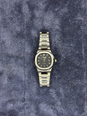 Patek Philippe-Inspired Silver Chain Watch – Black Dial & Date Edition