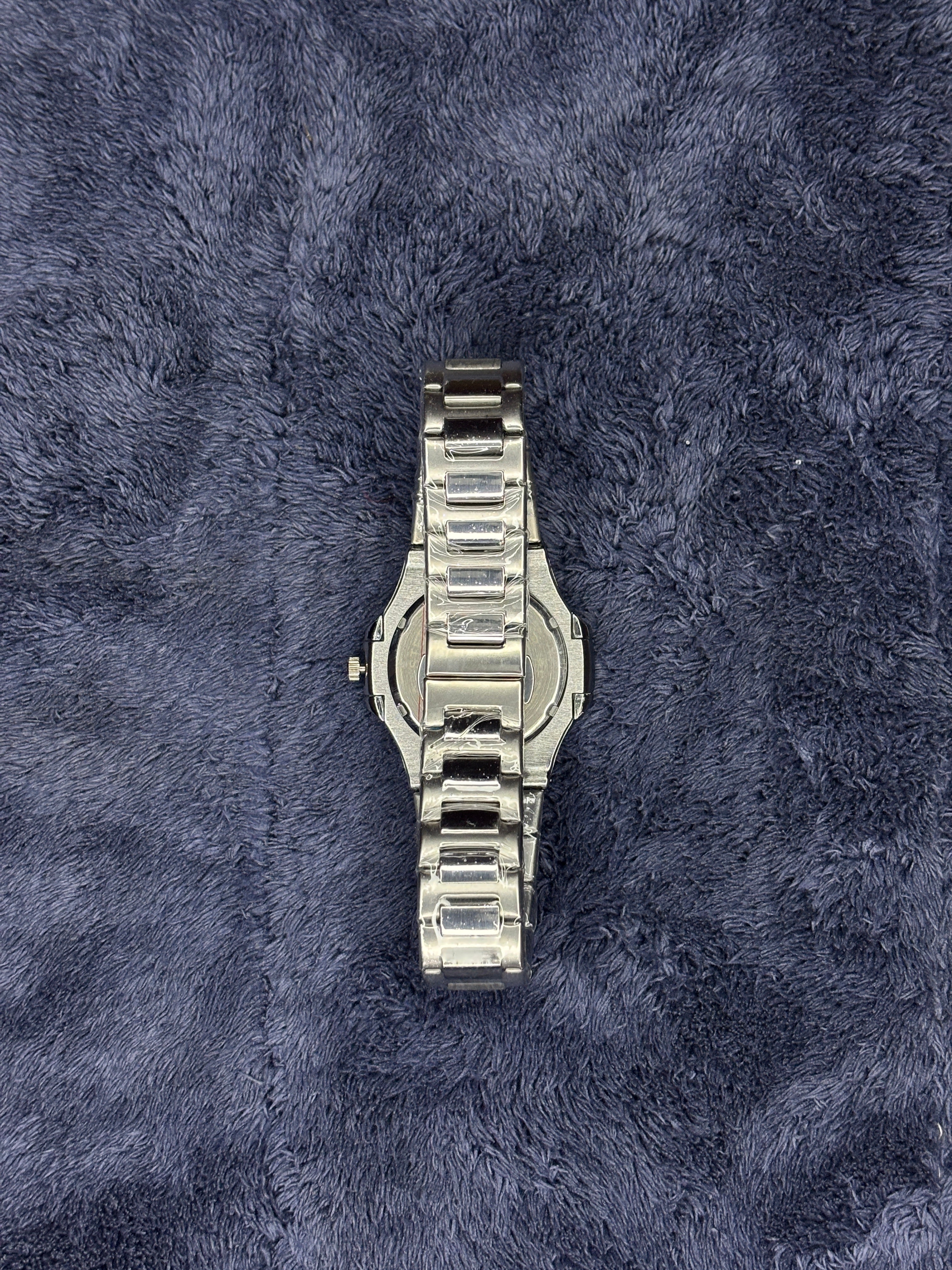 Patek Philippe-Inspired Silver Chain Watch – Light Blue Dial & Date Edition