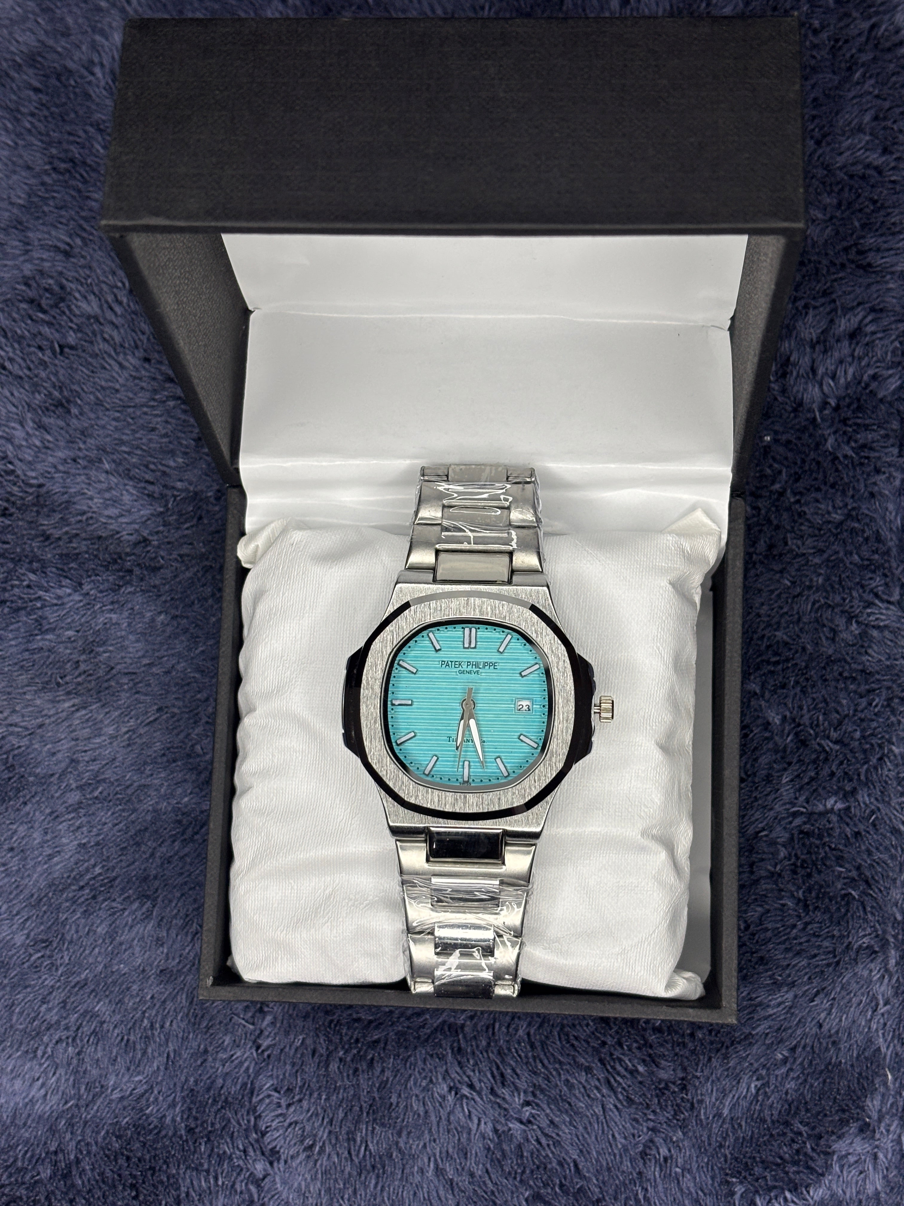 Patek Philippe-Inspired Silver Chain Watch – Light Blue Dial & Date Edition